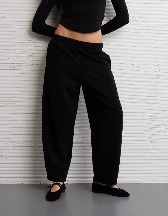 AE Everyday Luxe Barrel Sweatpant - Image 6