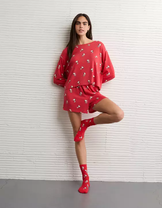 AE Snoopy Valentine's Day Crew Socks - Image 2