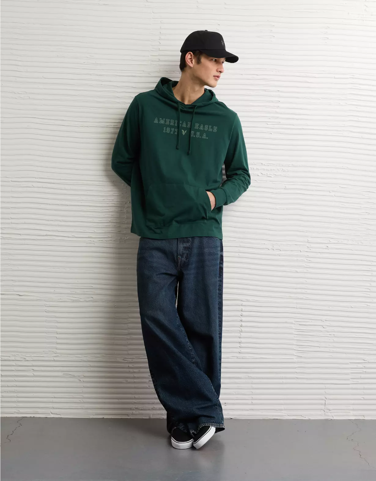 AE Lightweight Icon Logo Graphic Hoodie T-Shirt