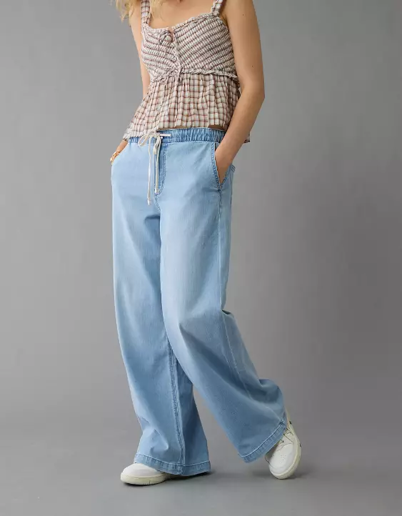 AE Stretch Low-Rise Ultra Wide-Leg Pull-On Jean - Image 5